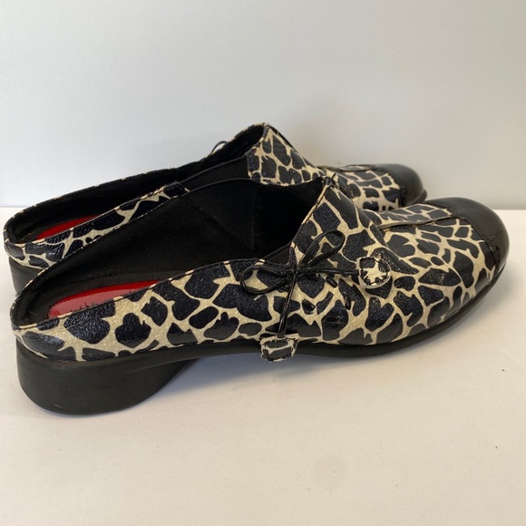 J. Renee Noella Slip on clog Animal Print shoes size 8 - Picture 2 of 16